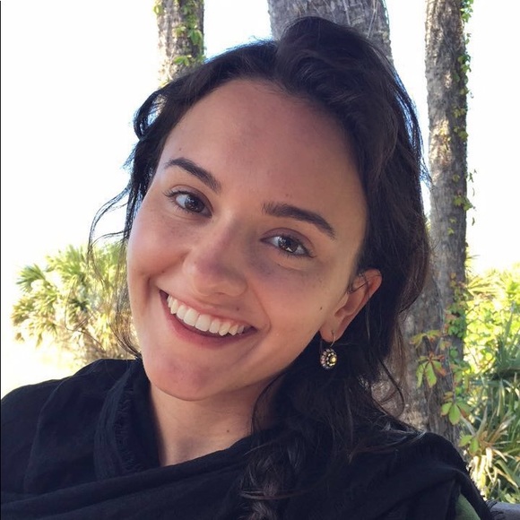 Meet your Posher, Marisa - Picture 1 of 1